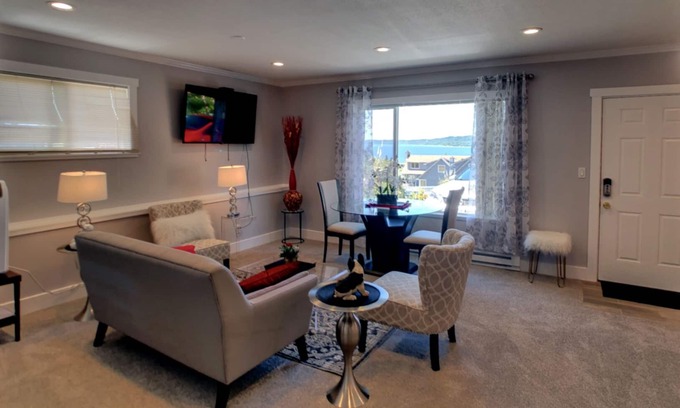 Des Moines Casa | Vistas al agua desde Saltwater Suites