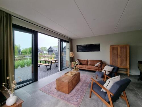 Balk Casa | Water Villa in Balk with Private Jetty, cleaning included