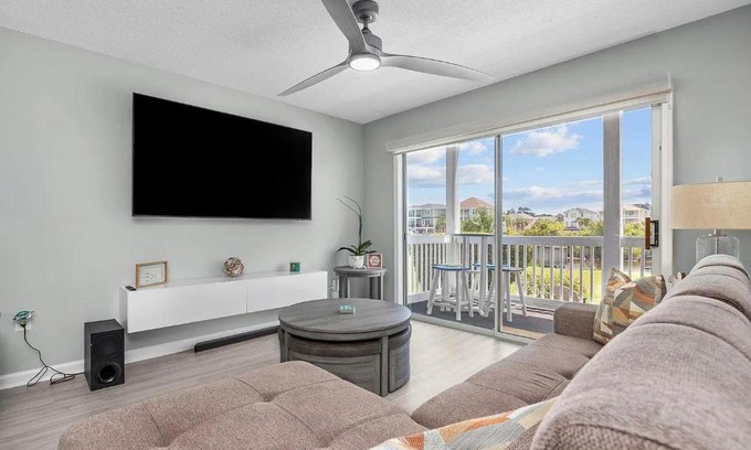Carolina Yacht Landing Complejo | Water Way Oasis 3 Bedroom 2 Bath On The Beach