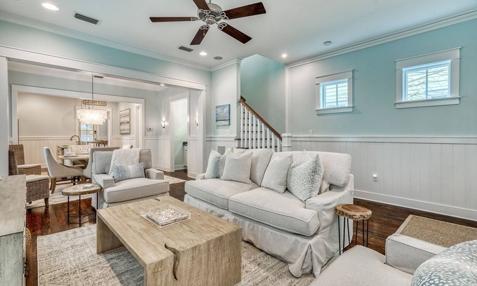 Watercolor Casa | Casa de 3 dormitorios decorada profesionalmente con un nuevo carro eléctrico de 6 plazas