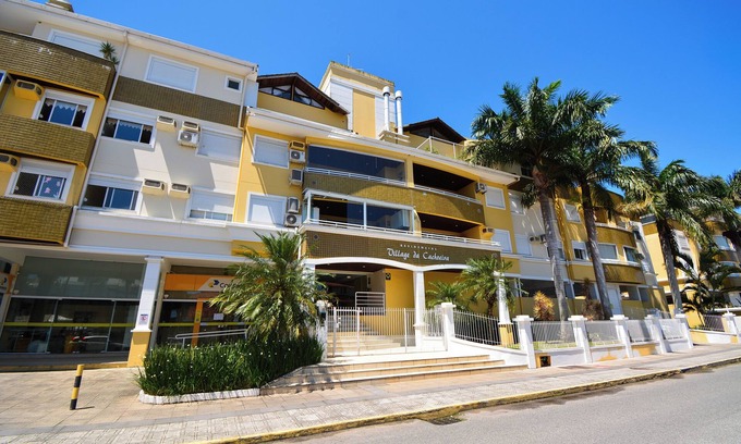 Jurere Internacional Apartamento | Waterfall Village 200m from the Sea