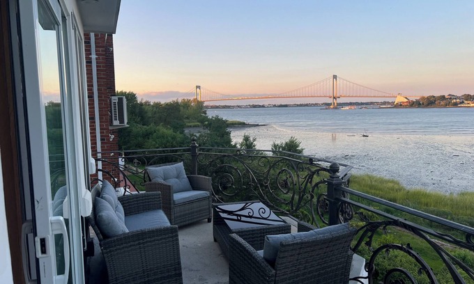 Queens Casa | Waterfront 1-Bedroom with AC, WiFi in Queens close to JFK and LaGuardia Airportn