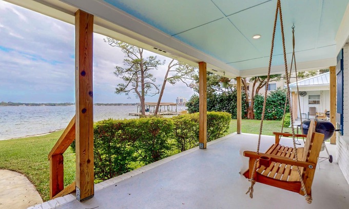 Ocean City Casa | Waterfront 2 cottage home, private dock and water access, & private washer/dryer