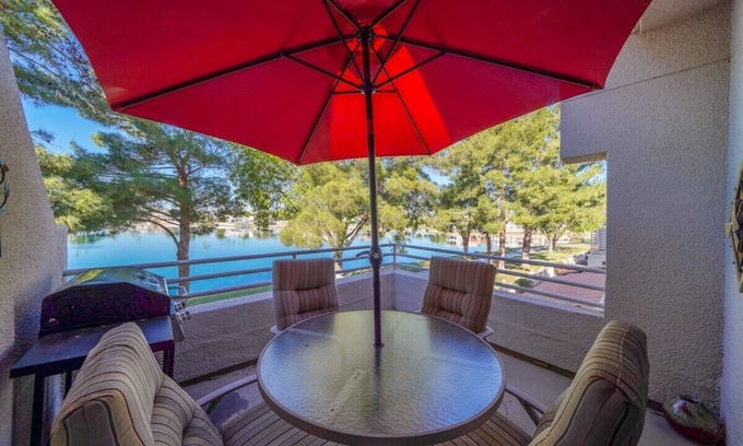 McCormick Ranch Condominio | Descuento por varios meses Despiértese con las vistas del lago McCormick Ranch
