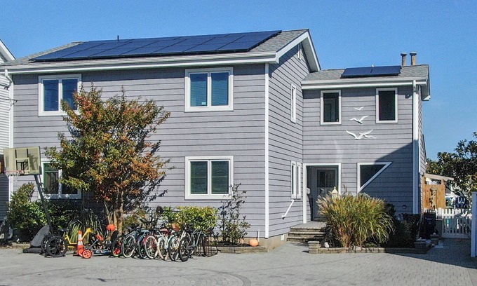 Seaside Heights Apartamento | 40-80' Feet Private Waterfront XL 2ndFL 2/3 Bedroom 2.5 bath Jacuzzi Arcade Dock