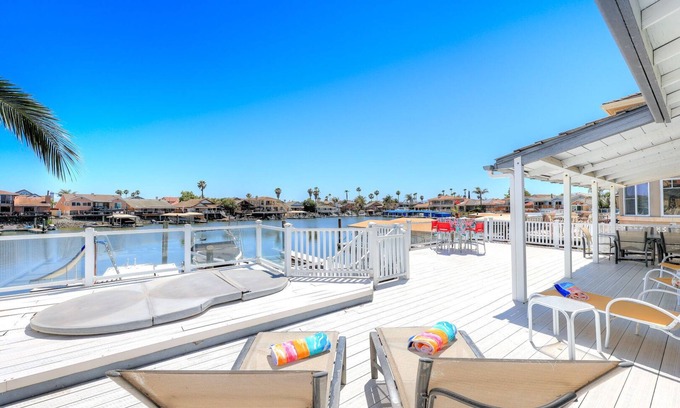 Discovery Bay Casa | Waterfront 3BDR w Boat in Discovery Bay