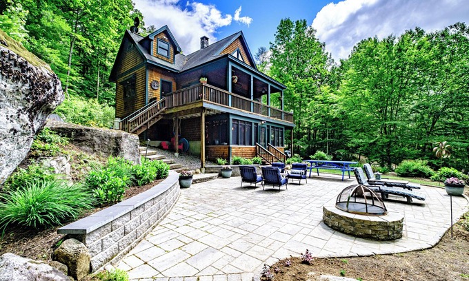 South Pond Shores Casa | Waterfront 4-bedroom home on South Pond, Greenwood