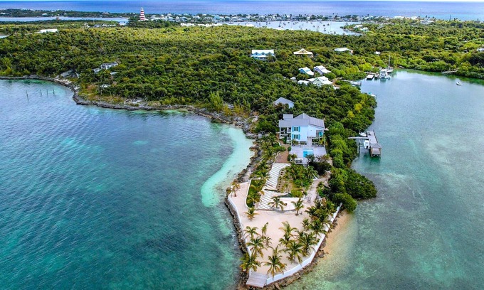 Hope Town Casa | Waterfront 4-Bedroom Home on Private Peninsula w/ Private Dock!