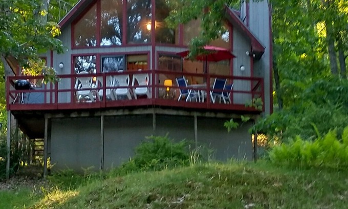 Pocono Mountain Lake Cabina | Waterfront Four Seasons Chalet Se aceptan mascotas
