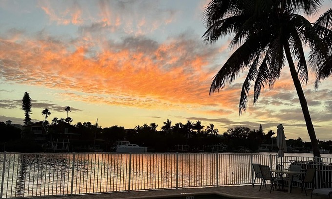 Capri Isle Condominio | Waterfront and Spacious First Floor Condo!