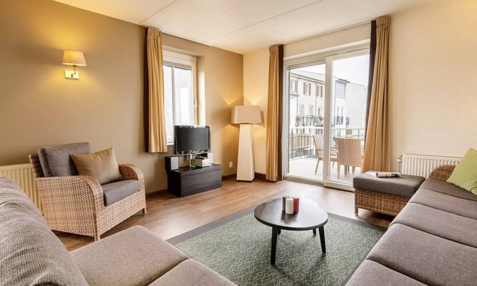 Zeewolde Apartamento | Apartment am Wasser für 8 Personen