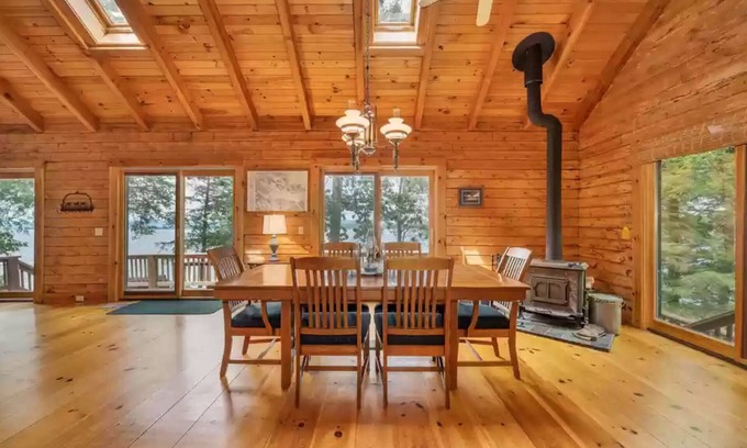 Alton Bay Cabina | Waterfront at Winnipesaukee with incredible views!! Boat Required