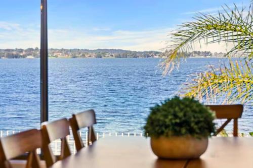 Buff Point Casa | Waterfront Bliss Stunning Views with Kayaks