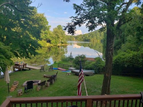 Stanardsville Casa | Waterfront Cabin 20 Mins to National Park & Massanutten!