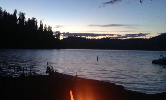 Loon Lake Cabina | Cozy Waterfront Cabin w Hermosas puestas de sol frente al lago!