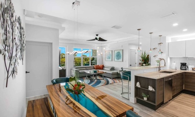 Merritt Island Condominio | Waterfront Captain's Stateroom