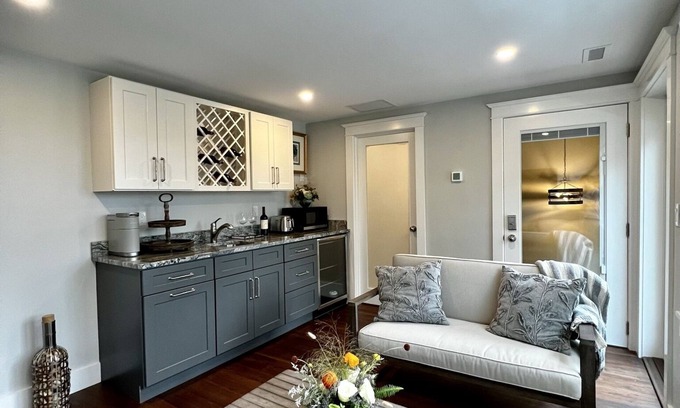 Portsmouth Cabaña | Waterfront Getaway Vacation Home