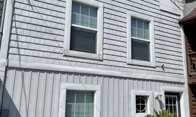 Sandusky Casa | Waterfront Catalina on Lake Erie-1.7 miles to Cedar Pt