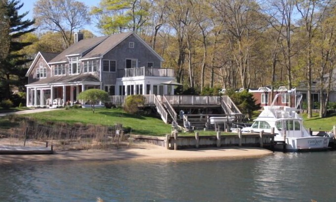 Silver Beach Casa | Waterfront Charmer en la idílica Shelter Island para alquiler de verano
