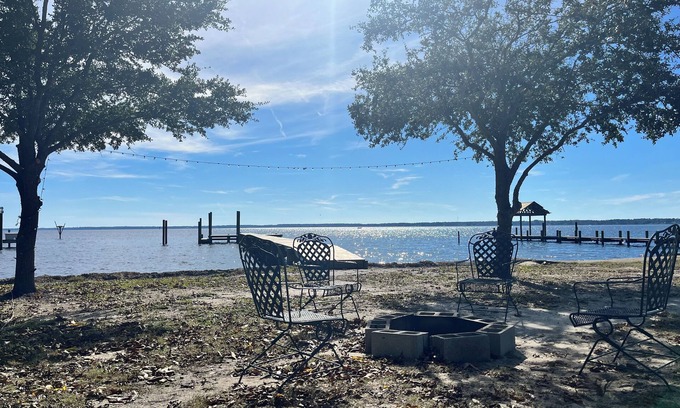 Fairfield Harbour Casa | Waterfront Charming RV located on the Neuse River - “Riverside Oasis”