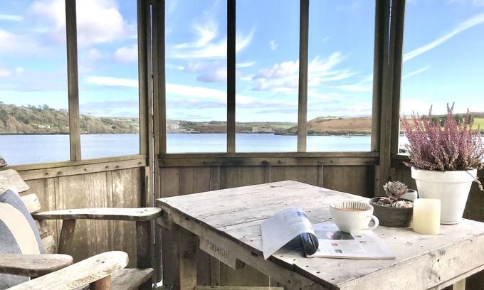 Kinsale Apartamento | Waterfront coastal chic in the heart of Kinsale, Co.Cork.