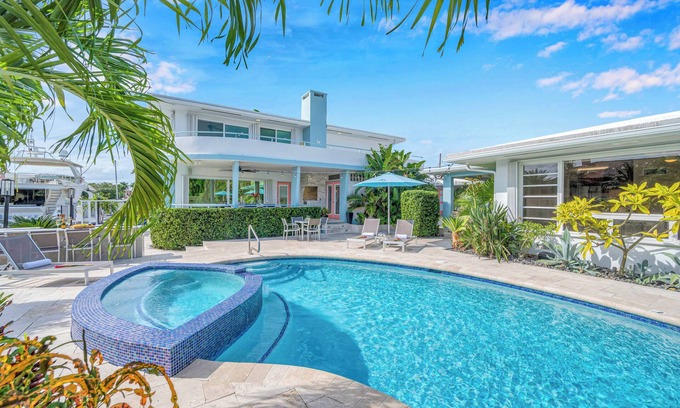 Coral Ridge Villa | Waterfront Compound / 2 Heated Pools / SaltAire & Lime Keys