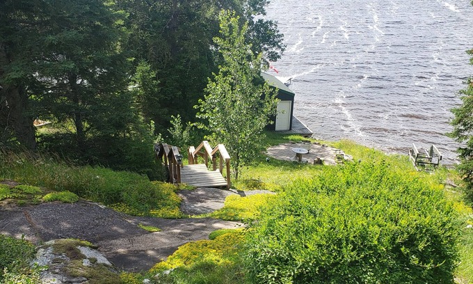 Lac du Bonnet Cabaña | Waterfront Cottage
