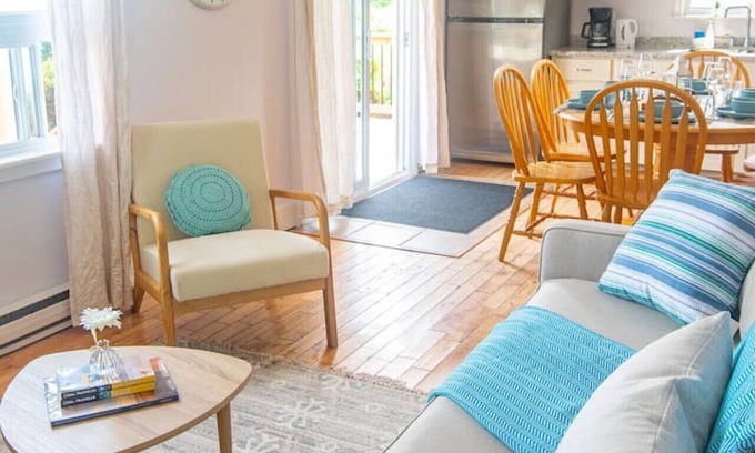 Stratford Casa | Waterfront Cottage beach access