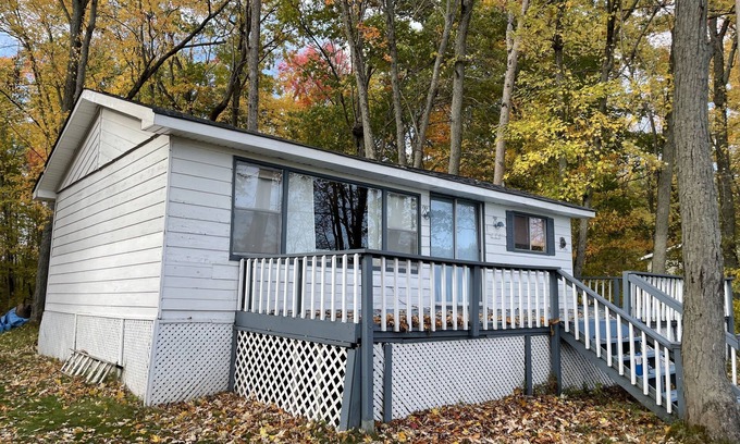 Hastings Cabaña | Waterfront cottage, located in the Trent Severn Waterway, 90 min from Toronto