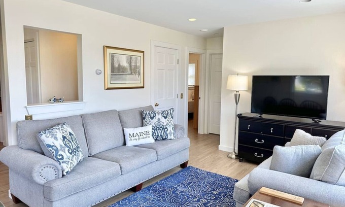 Bass Harbor Casa | Waterfront Cottage + Dock & Swim Access! [Seaside]