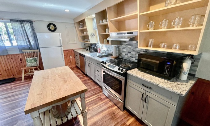 Beaver Cove Casa | Waterfront Cottage Moosehead Lake
