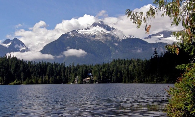 Woodfibre Cabaña | Retiro mágico de montaña en el lago de natación de aguas cálidas alimentado por manantiales - MÍNIMO DE 2 SEMANAS