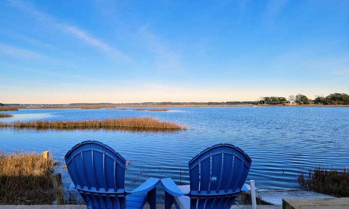 Cedar Point Casa | Waterfront cottage with a jon boat, Kayaks, and three miles to the beach