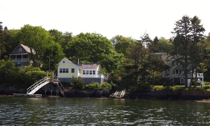 Georgetown Cabaña | Waterfront Cottage with Dock