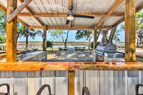 Midway Casa | Waterfront Date Night close to Savannah