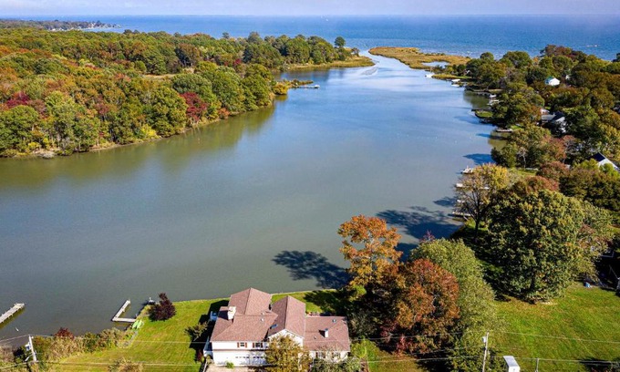 Deale Beach Casa | Waterfront Deale Home with Hot Tub and Bay Access
