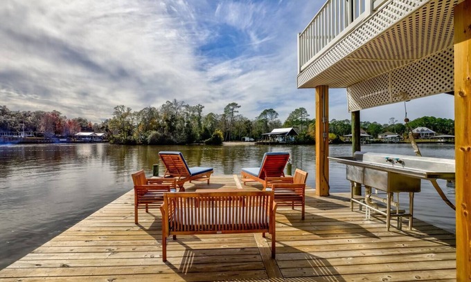 Fairhope Casa | Waterfront, Dock, Boat House, Lift, Sleeps 10, Lux