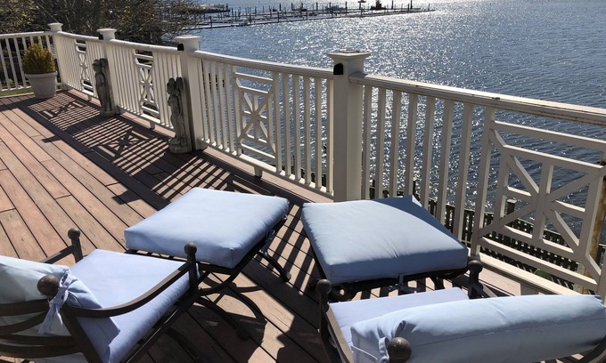 Salem Casa | Waterfront Downtown Salem Home in Historic New England - 35 minutes to Boston