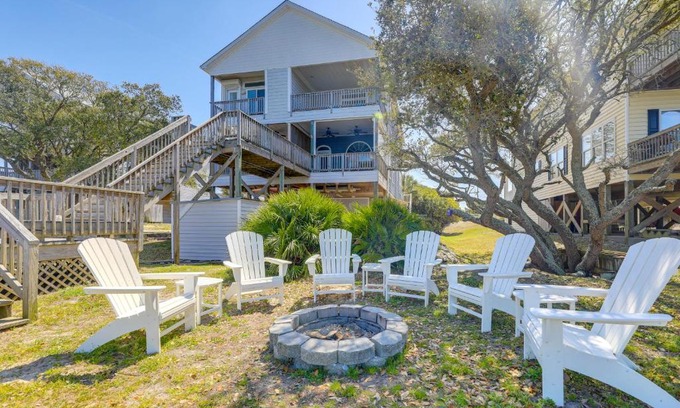 Emerald Isle Casa | Waterfront Emerald Isle Home with Dock Access!