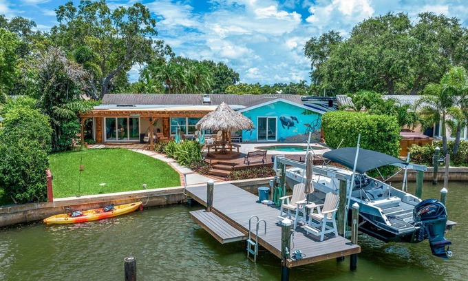 Anona Casa | Luxury Beach House on the Water with POOL.