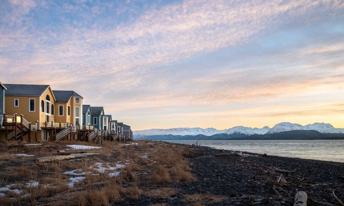 Homer Casa | Waterfront escape with a private deck!