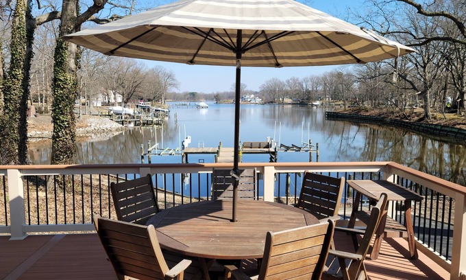 Queenstown Casa | Waterfront Wye Escape