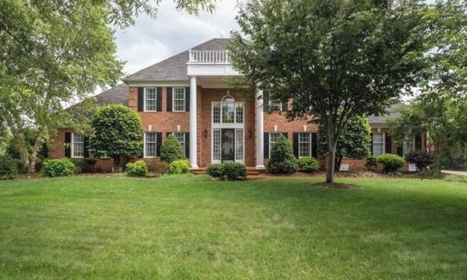 Spotsylvania Casa | Waterfront Executive Retreat House