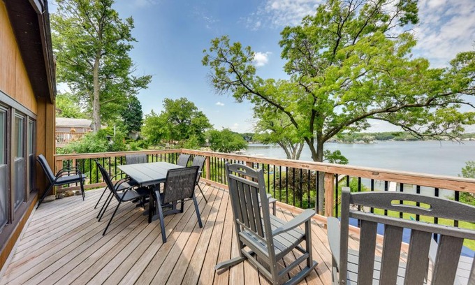 Fox Lake Casa | Waterfront Fox Lake Vacation Rental with Fire Pit!