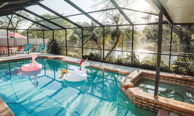 Ozona Casa | Waterfront FREE heated Pool, family and pet friendly in Palm Harbor!