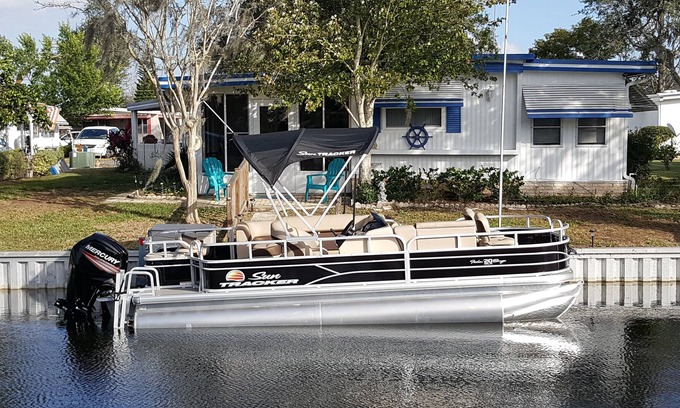 Leesburg Casa | Alquiler frente al mar con pontón barco, muelle y carro de golf!