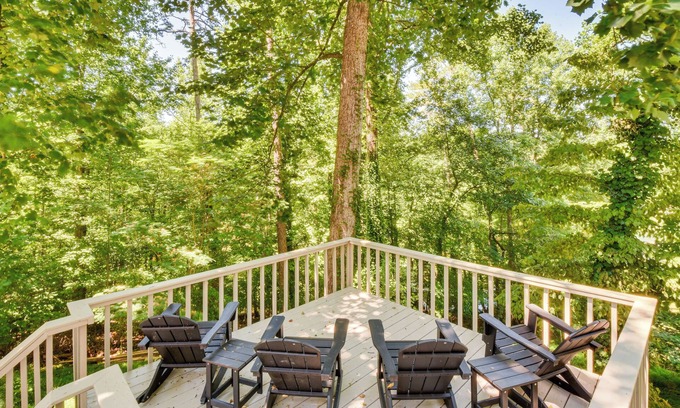 Gainesville Casa | Waterfront Gainesville Home w/ Private Boat Dock!