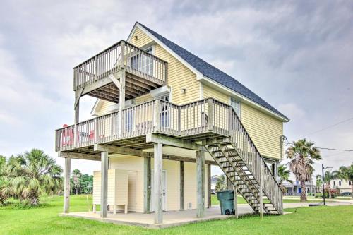 Terramar Beach Casa | Waterfront Galveston Bay Retreat Less Than 1 Mi to Beach!