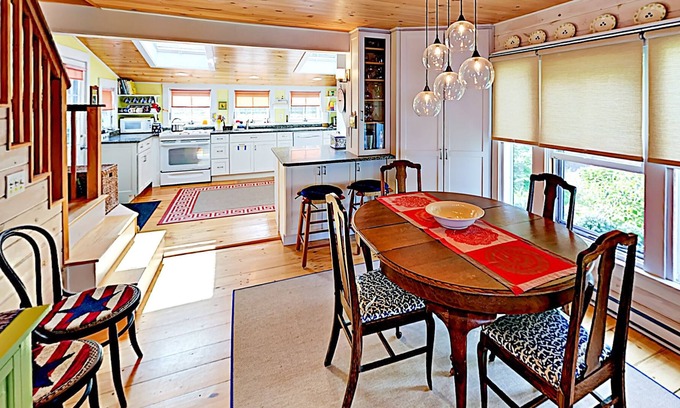 Capitol Island Casa | Waterfront Gem at Capitol Island with Screened Porch, Balcony & Clubhouse
