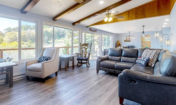Port Orford Casa | Waterfront Gem w/ Deck, Private Dock & Hot Tub, Free WiFi & Full Kitchen